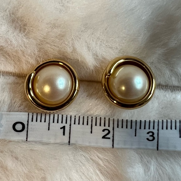 Monet earrings - Picture 7 of 8